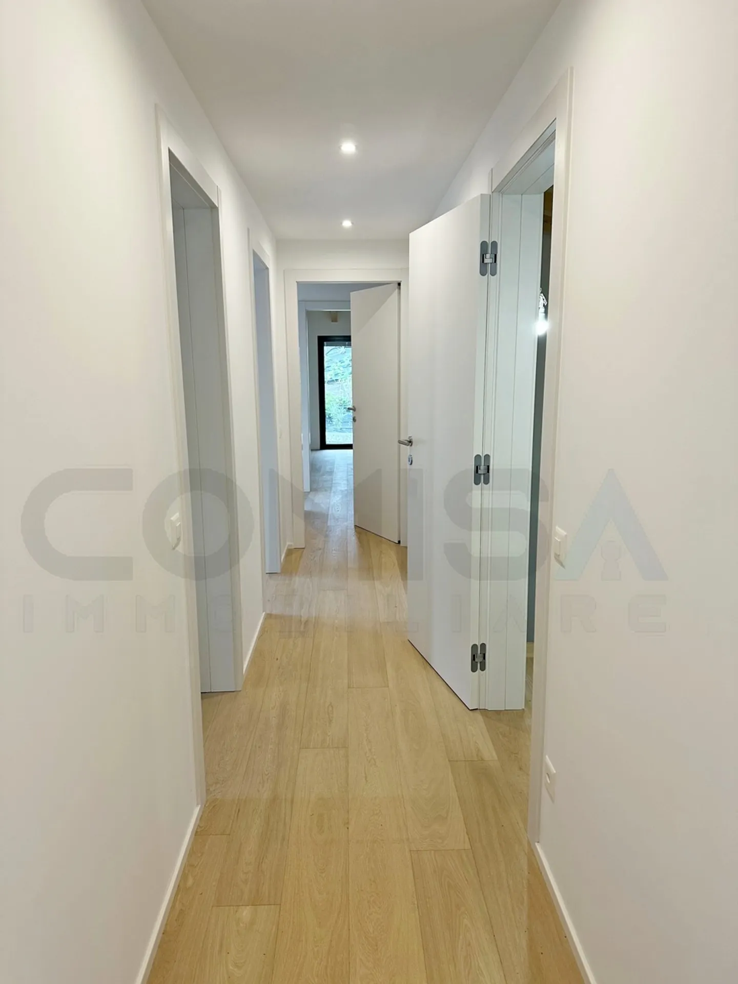 Moderne Villa mit Seeblick - Foto 7 von 10