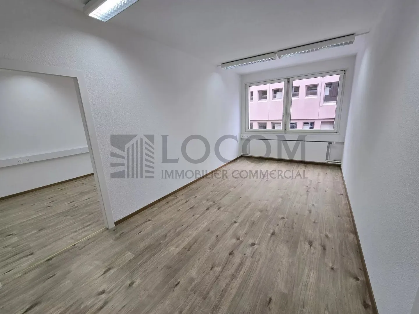 Locaux à louer dans un bâtiment équipé - Photo 5 sur 13