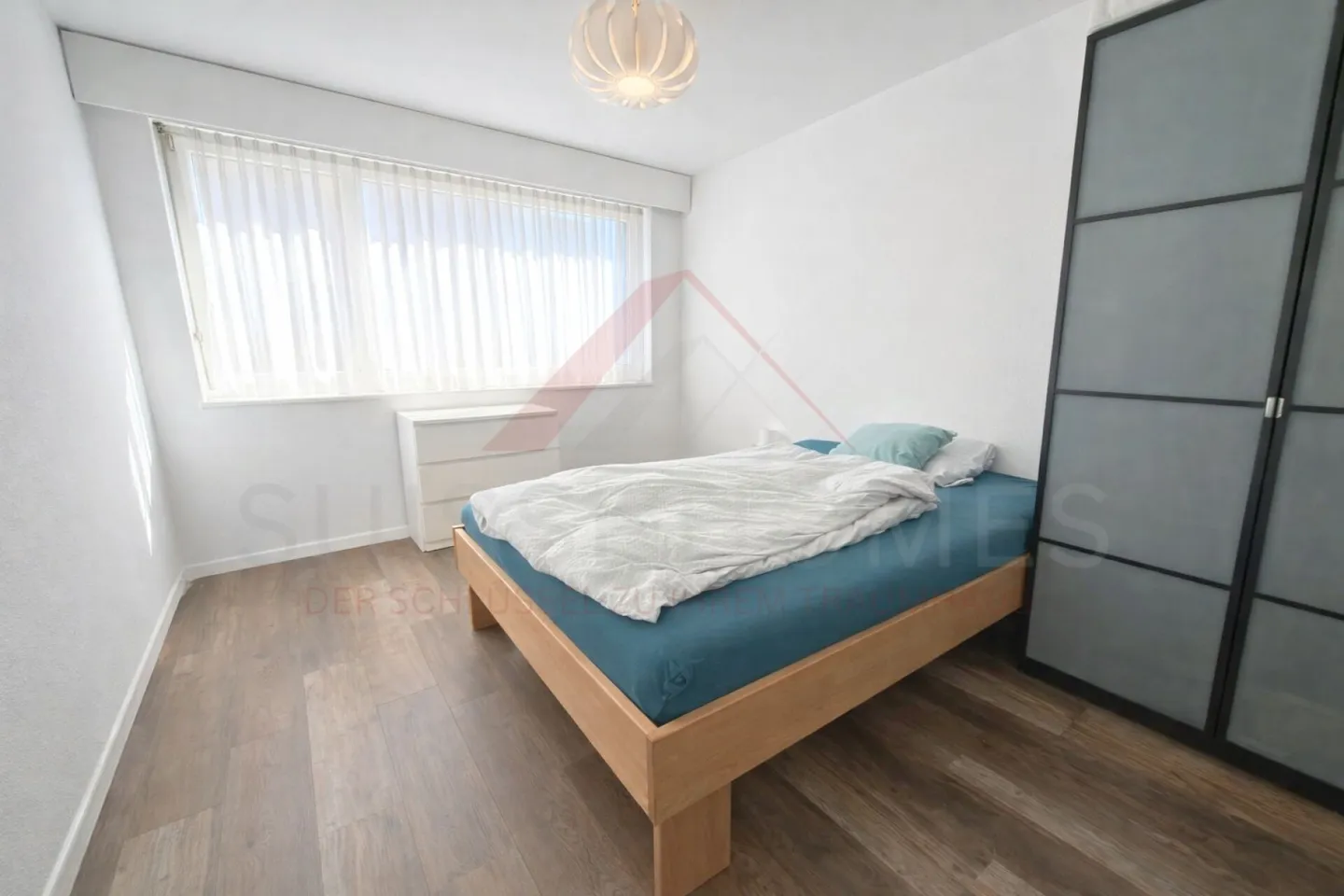 Modernized 5.5-Room Apartment - Photo 11 of 20