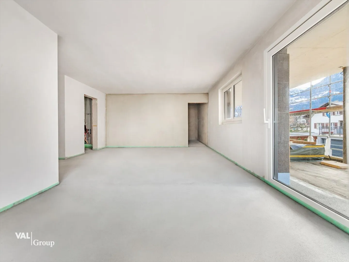 Modern and spacious dream home - Photo 2 of 12