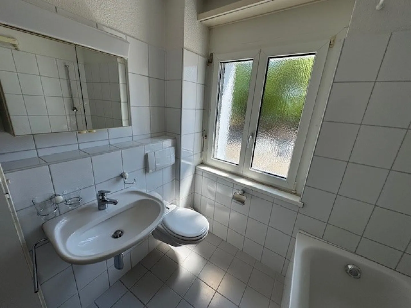 Charming partially renovated 3.5-room apartment in the center - Photo 8 of 8