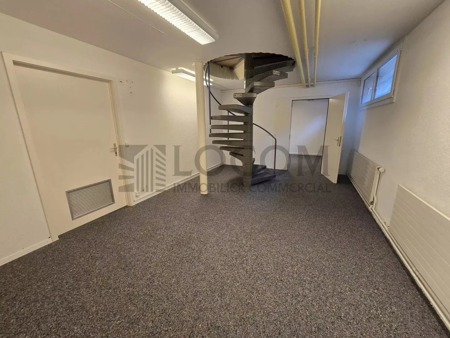 Locaux à louer dans un bâtiment équipé - Photo 8 sur 13