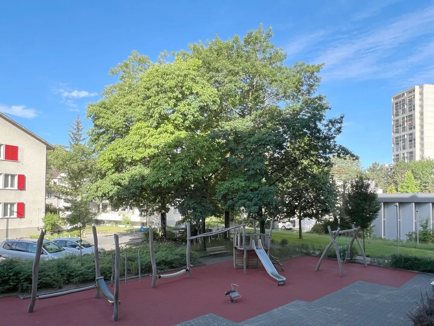 Appartement en copropriété ensoleillé de 3.5 pièces avec balcon, cave et place de parking intérieure - Photo 18 sur 25