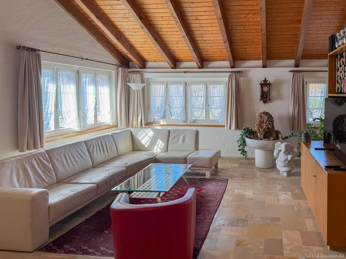 Deux maisons résidentielles, terrain à bâtir et garage pour camping-car !!! - Photo 8 sur 12