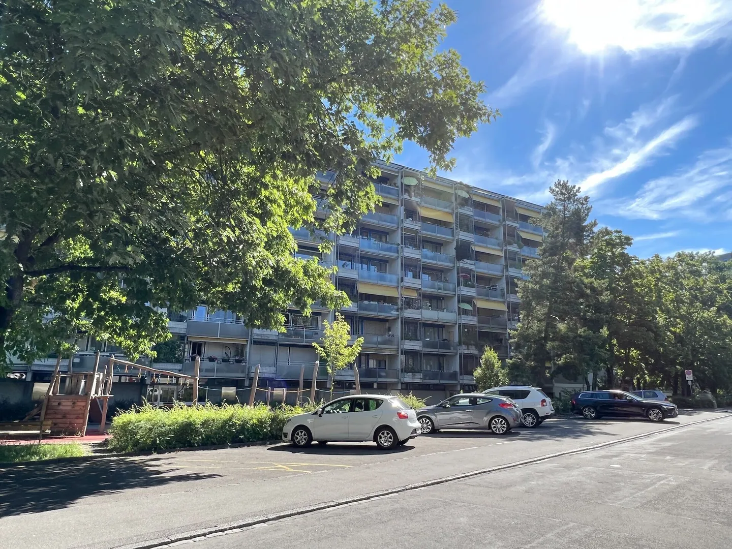 Appartement en copropriété ensoleillé de 3.5 pièces avec balcon, cave et place de parking intérieure - Photo 25 sur 25