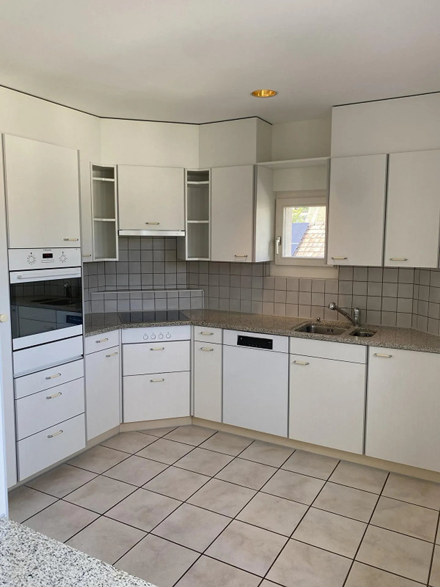Charming apartment in rural surroundings - Photo 2 of 13
