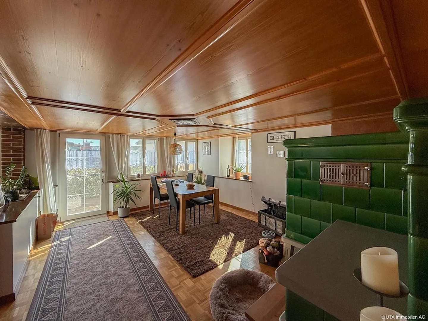 Deux maisons résidentielles, terrain à bâtir et garage pour camping-car !!! - Photo 11 sur 12