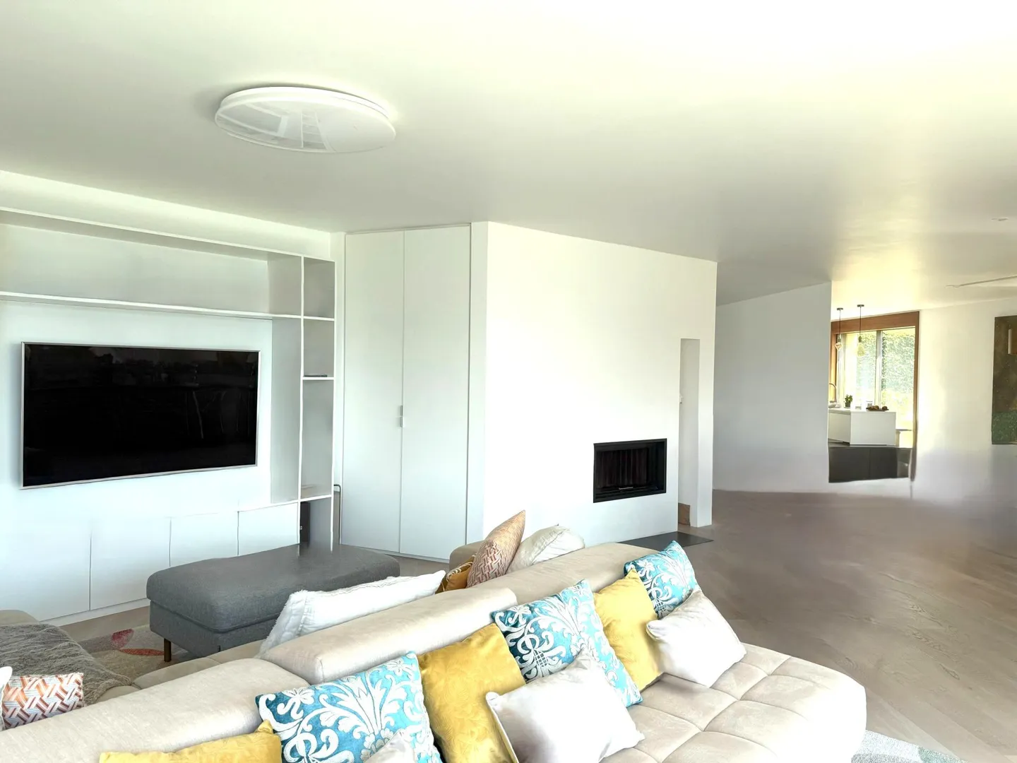 Appartement de Luxe avec Vue sur le Lac - Photo 7 sur 17