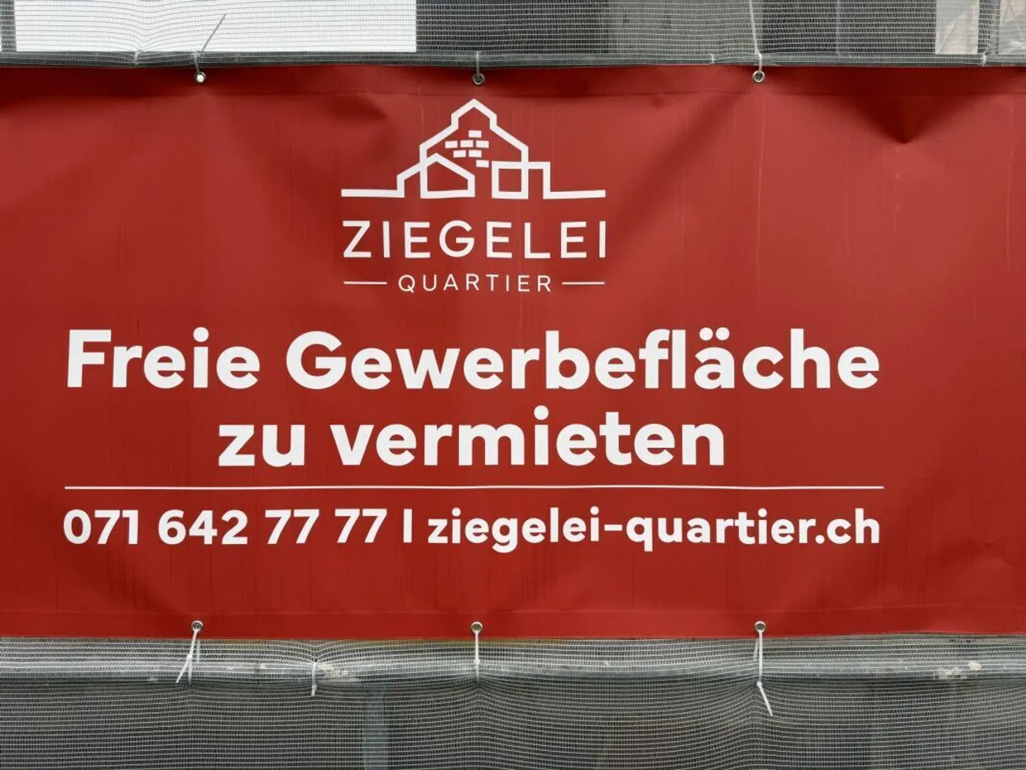 Espace de bureau et de pratique exclusif avec terrasse en attique et vue sur le Säntis dans le quartier Ziegelei Berg TG - Photo 4 sur 14