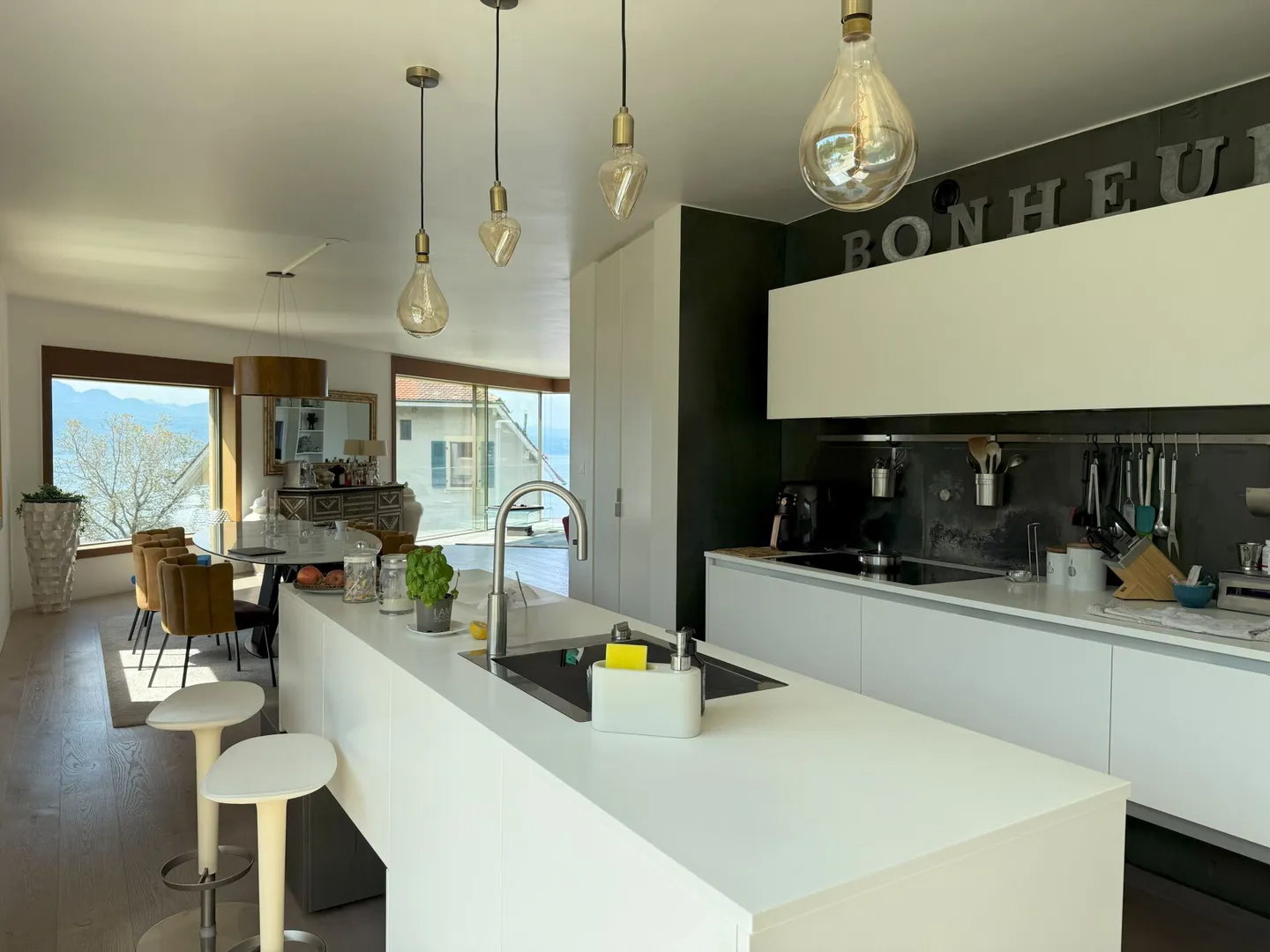 Appartement de Luxe avec Vue sur le Lac - Photo 9 sur 17