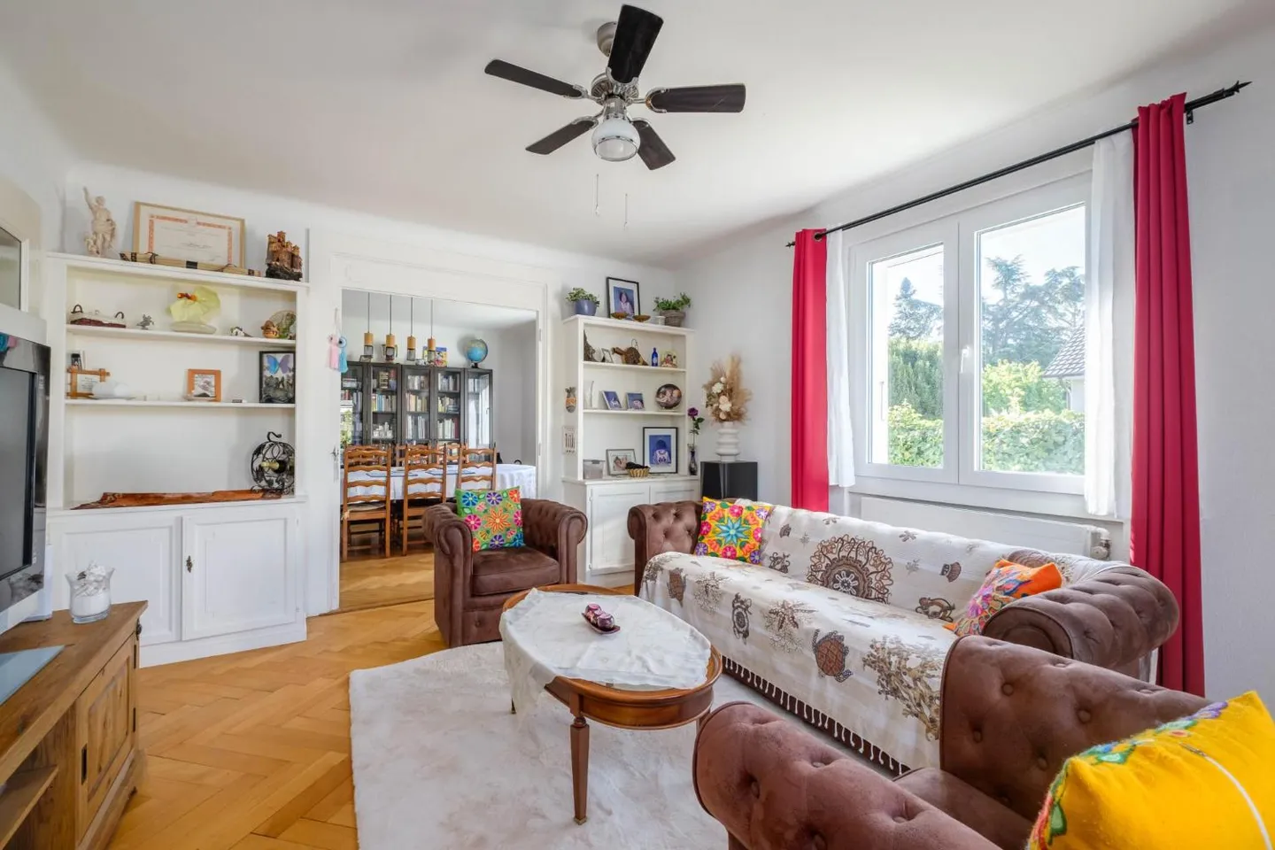 Beautiful detached house - Photo 2 of 3