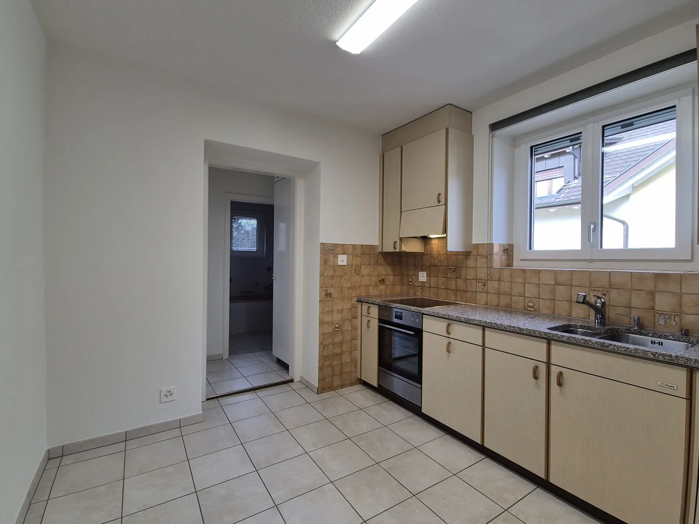 Appartamento di 4 stanze in una posizione tranquilla - Foto 3 di 9