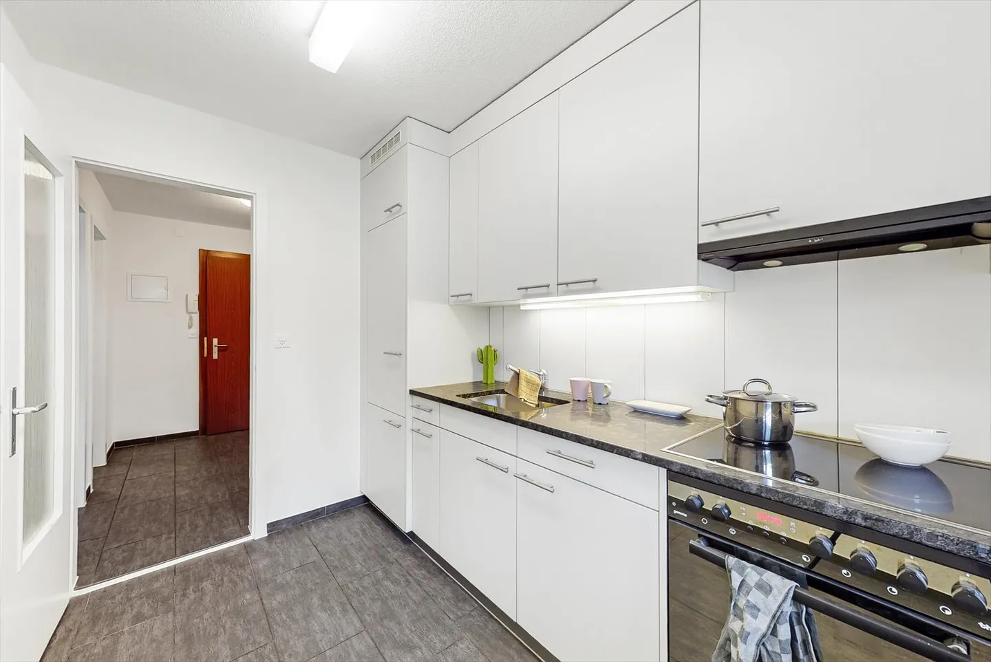 Apartment for rent - Photo 3 of 8