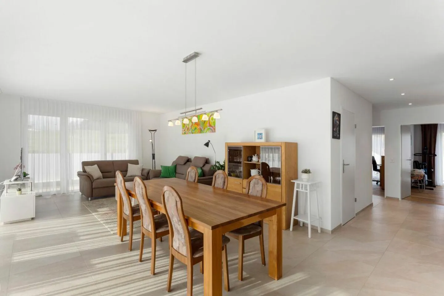 Nearly new 4.5-room penthouse apartment with magnificent views - Photo 6 of 10