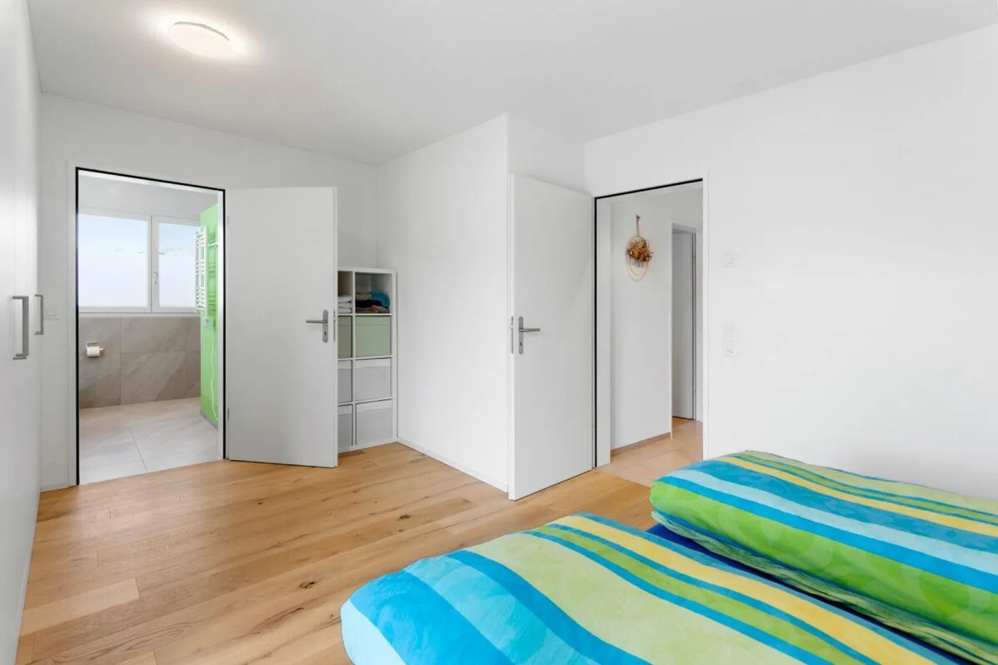 Nearly new 4.5-room penthouse apartment with magnificent views - Photo 8 of 10