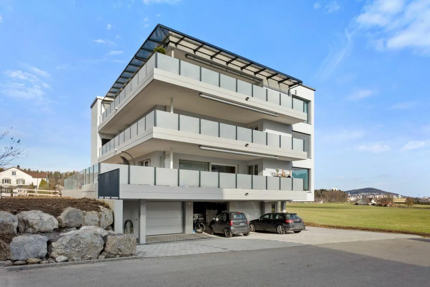 Nearly new 4.5-room penthouse apartment with magnificent views - Photo 10 of 10