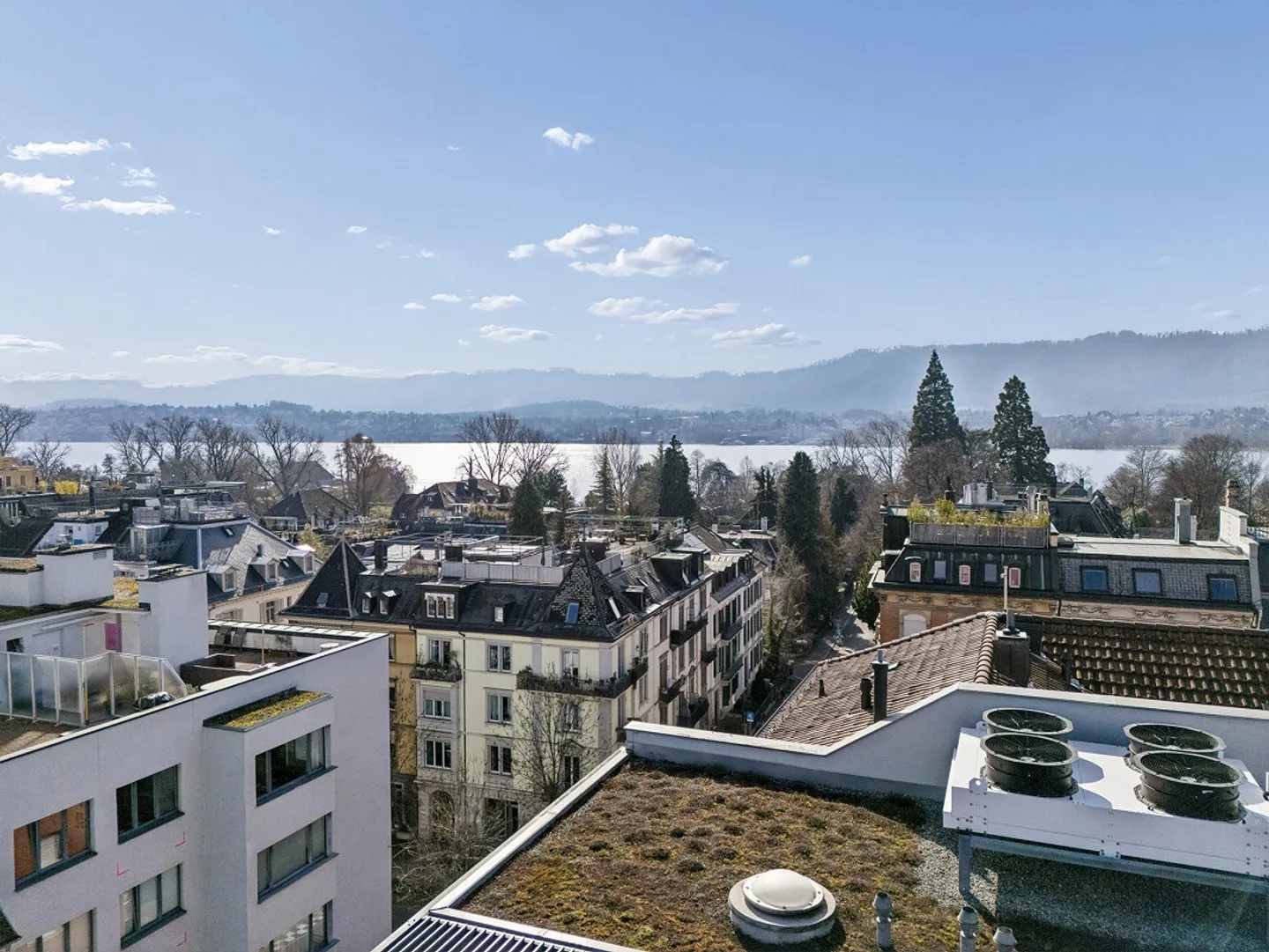 Penthouse of the Extra Class - Rare Attic Residence in Zurich Seefeld - Photo 1 of 8