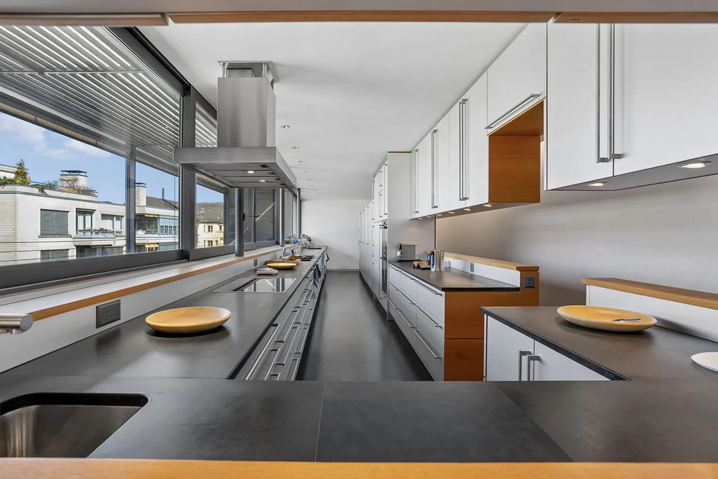 Penthouse of the Extra Class - Rare Attic Residence in Zurich Seefeld - Photo 4 of 8