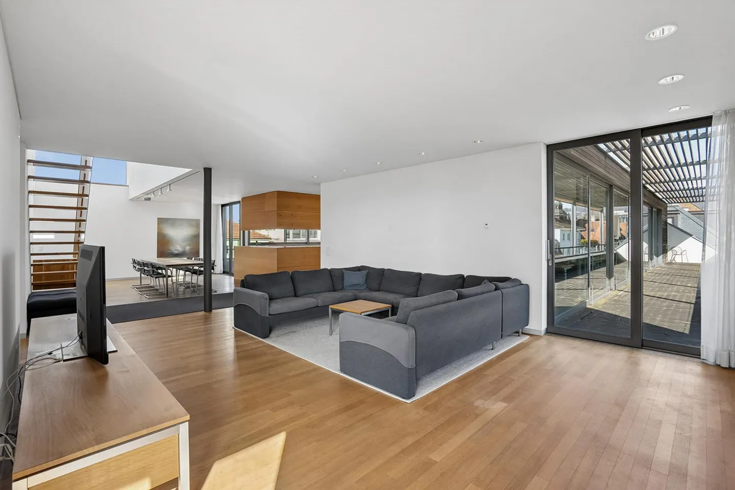 Penthouse of the Extra Class - Rare Attic Residence in Zurich Seefeld - Photo 5 of 8