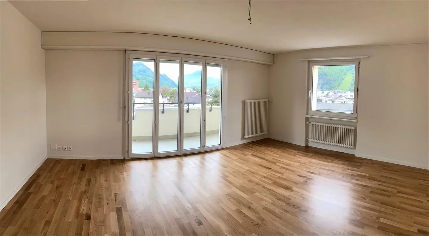 Appartamento 4 locali al 5° piano a Stansstad - Foto 6 di 10