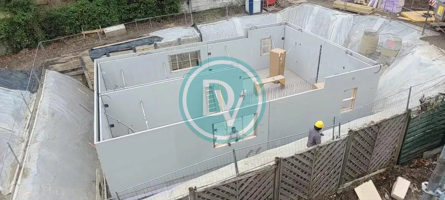 5-room House - Photo 1 of 12