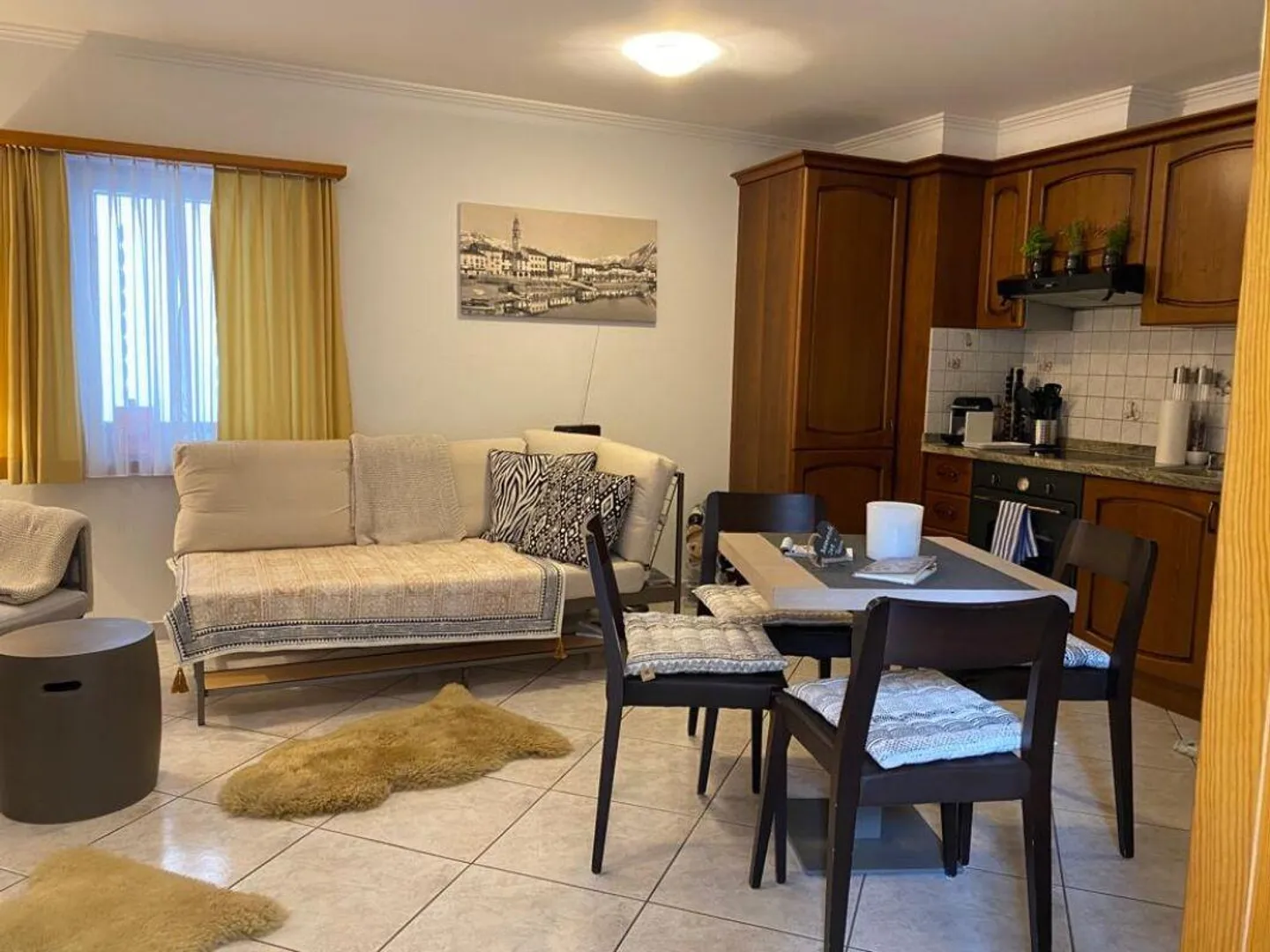 Mehrfamilienhaus mit zwei Wohnungen, ein Duplex und eigenständigem ... - Foto 6 di 13