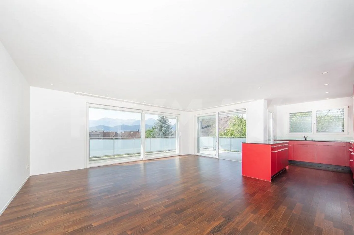 Elegante, helle 3.5-Zi.-Wohnung mit grosser Terrasse und Bergpanoramasicht, 6353 Weggis LU - Photo 5 of 13