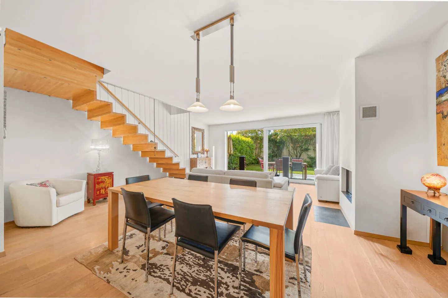Exceptional Duplex in a Privileged Residential Setting - Photo 2 of 8