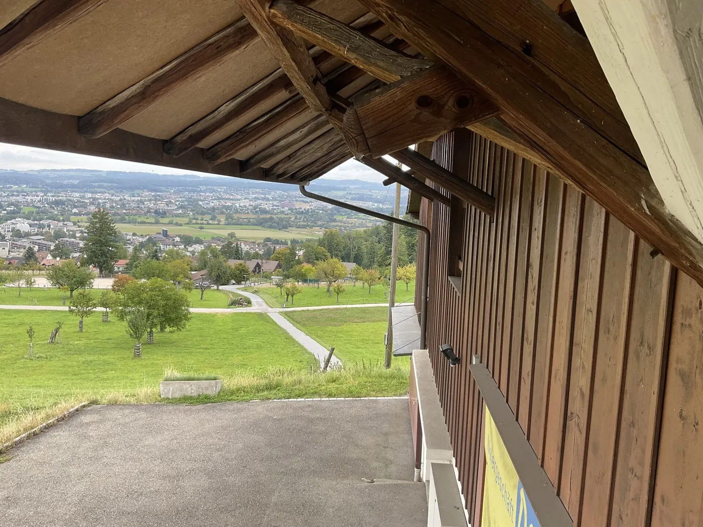 Ferme convertie indépendante avec partie résidentielle/commerciale dans la zone de préservation - Photo 3 sur 14