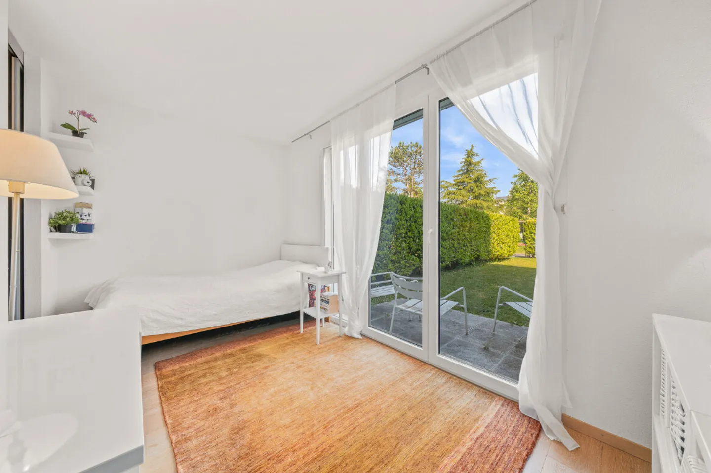 Exceptional Duplex in a Privileged Residential Setting - Photo 5 of 8