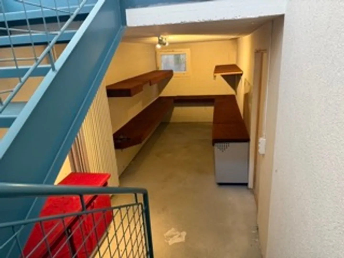 Local commercial polyvalent de 122m2 avec sous-sol et parkings - Photo 12 sur 13