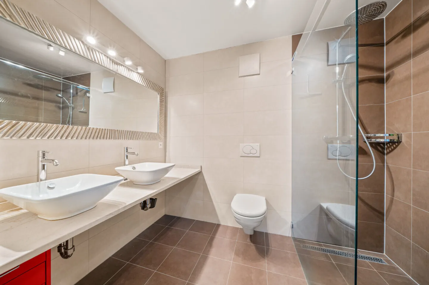 Exceptional Duplex in a Privileged Residential Setting - Photo 7 of 8