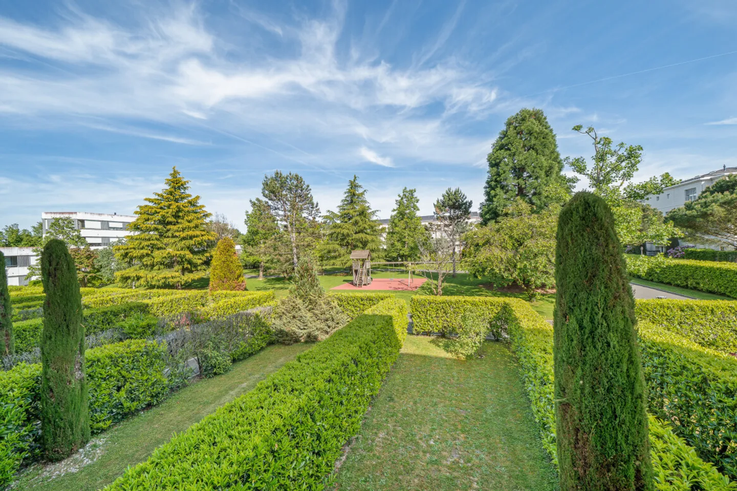 Exceptional Duplex in a Privileged Residential Setting - Photo 8 of 8