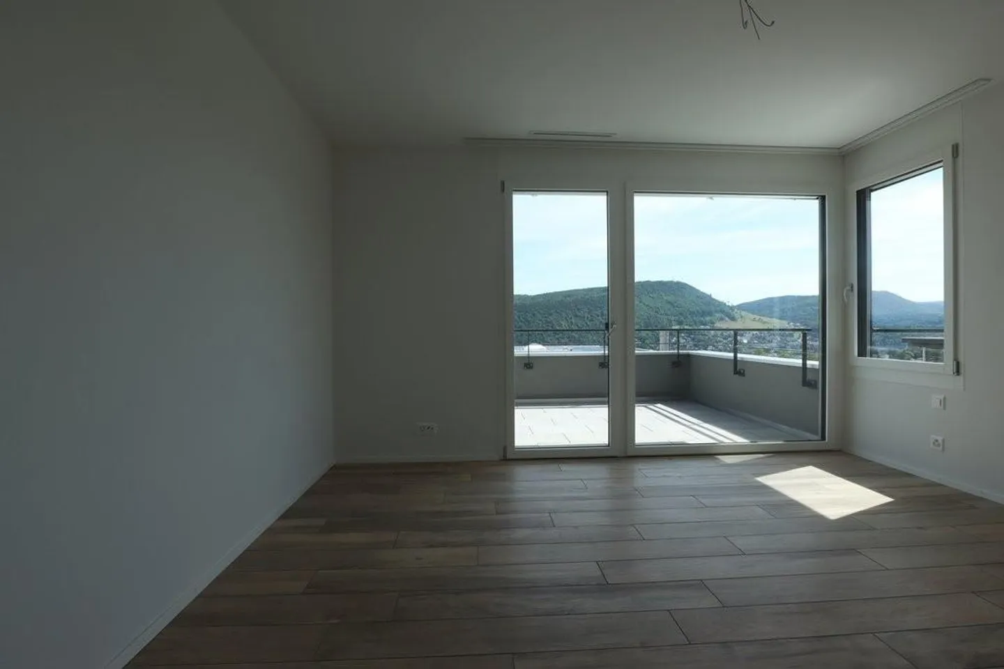 Moderno appartamento attico di 2,5 stanze a Liestal con grande terrazza - Foto 6 di 9