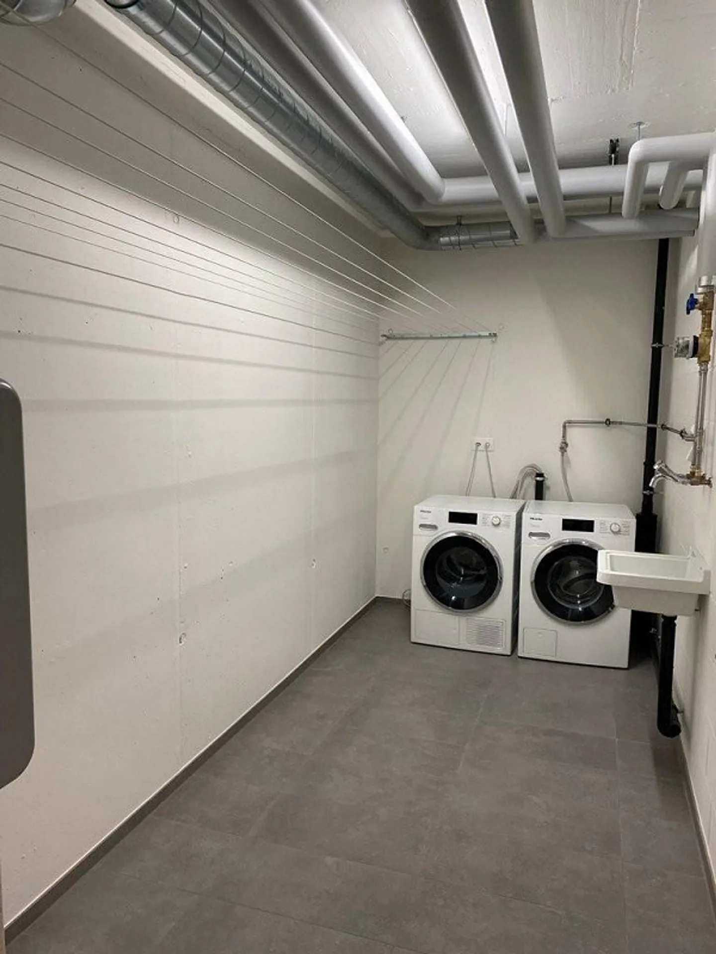 Moderno appartamento attico di 2,5 stanze a Liestal con grande terrazza - Foto 9 di 9