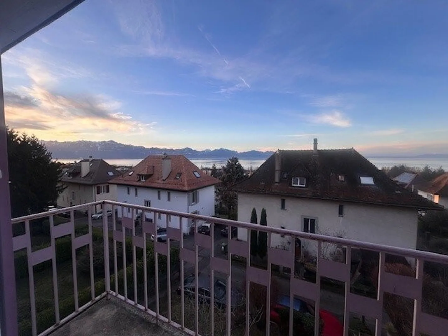 2.5 rooms on the 2nd floor with lake view - Photo 1 of 8