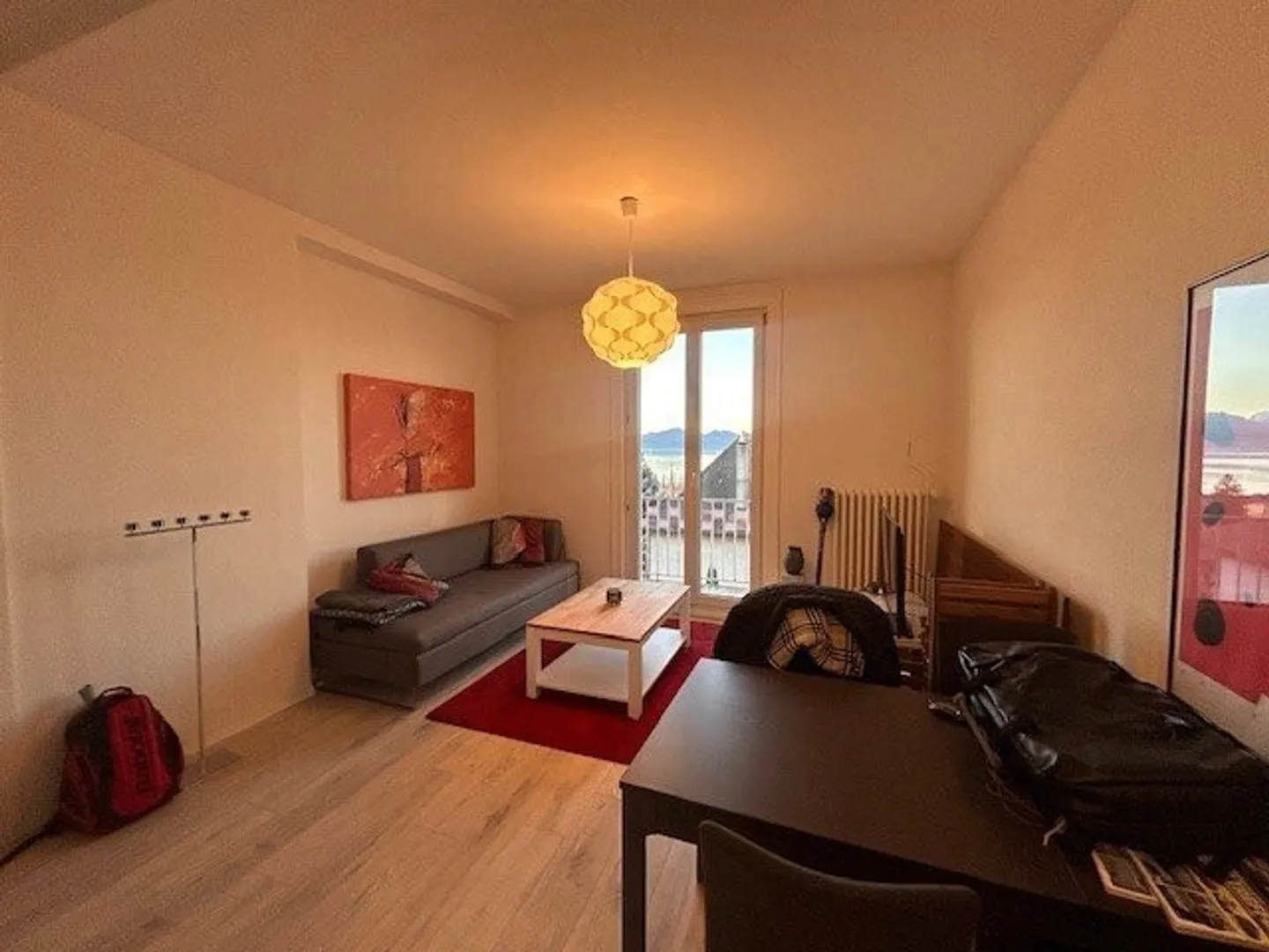 2.5 rooms on the 2nd floor with lake view - Photo 2 of 8