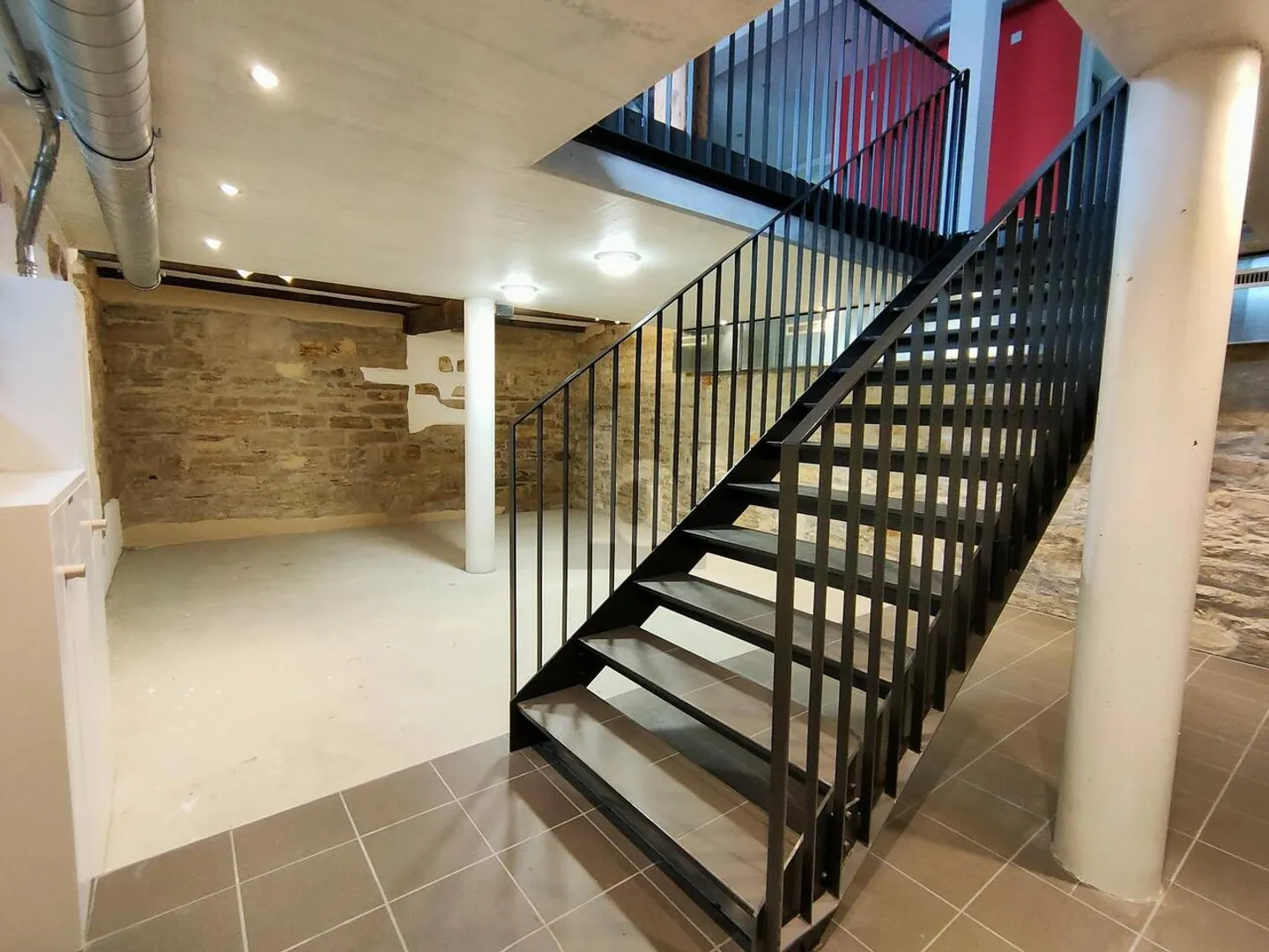 IDÉAL POUR COIFFEUR OU COSMÉTIQUE, CENTRAL - Photo 1 sur 6