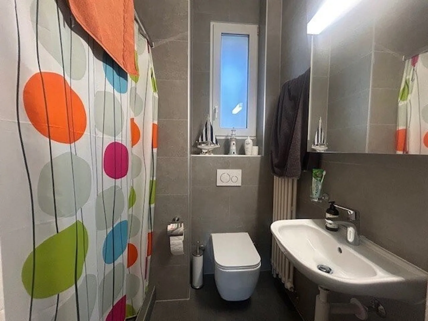 2.5 rooms on the 2nd floor with lake view - Photo 6 of 8