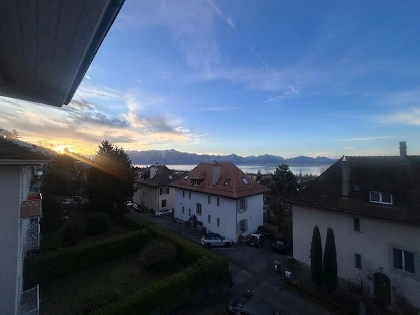 2.5 rooms on the 2nd floor with lake view - Photo 7 of 8