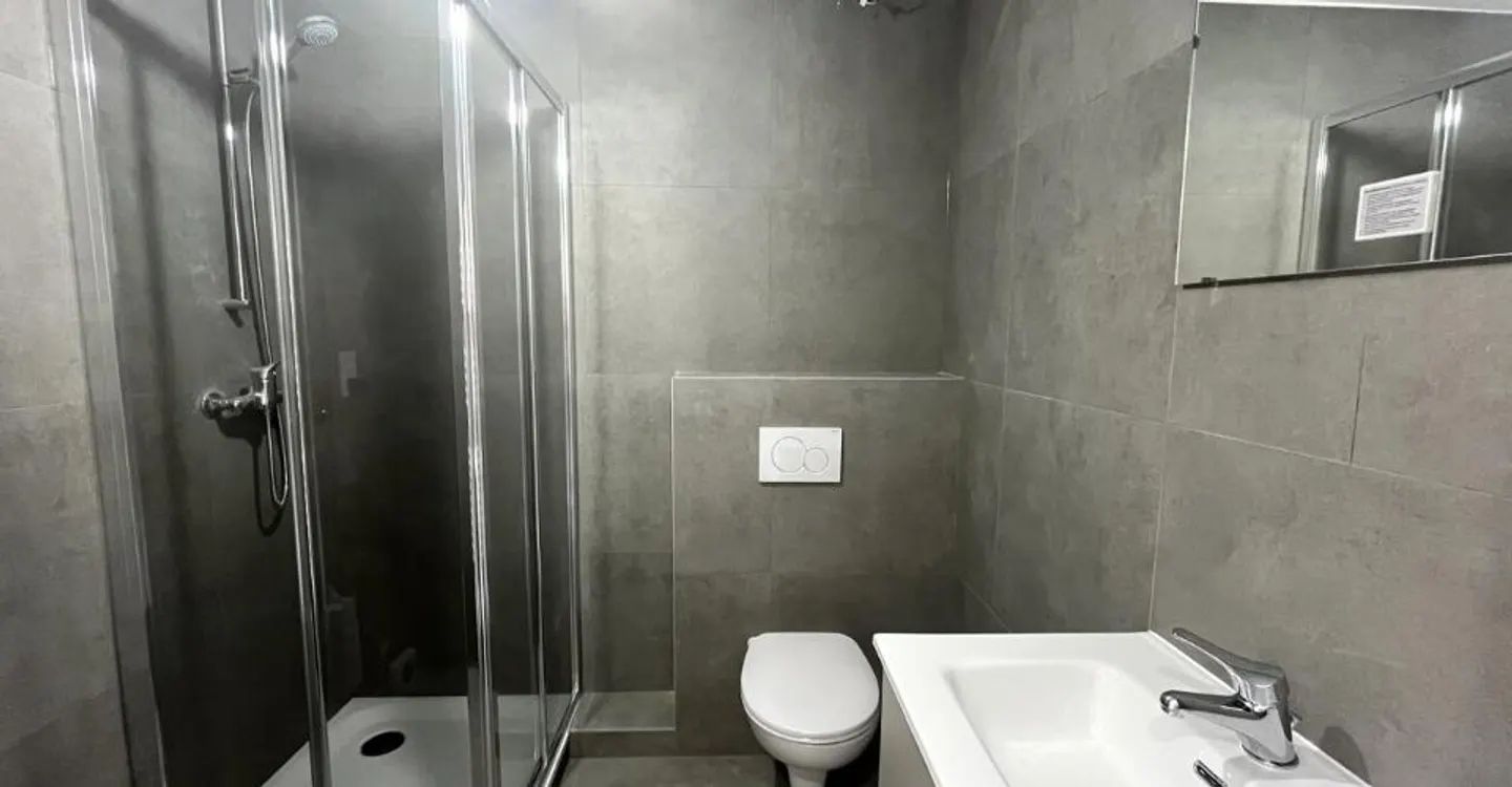 Beautiful 2-room apartment renovated with garden in Yverdon-les-Bains - Photo 4 of 9