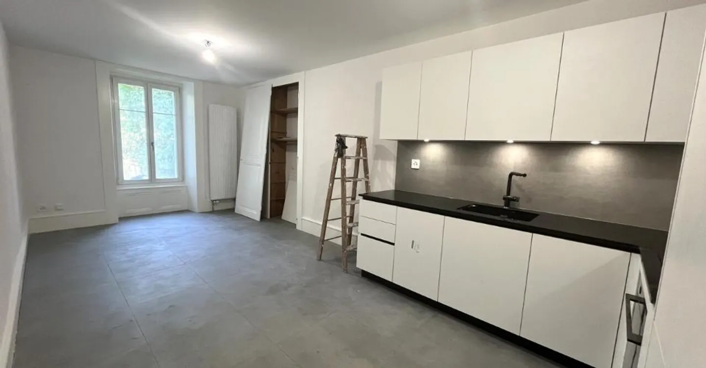 Beautiful 2-room apartment renovated with garden in Yverdon-les-Bains - Photo 6 of 9