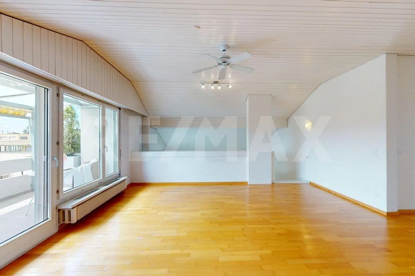 A home that offers a wide view, tranquility, and quality of life in a special way - Photo 5 of 13