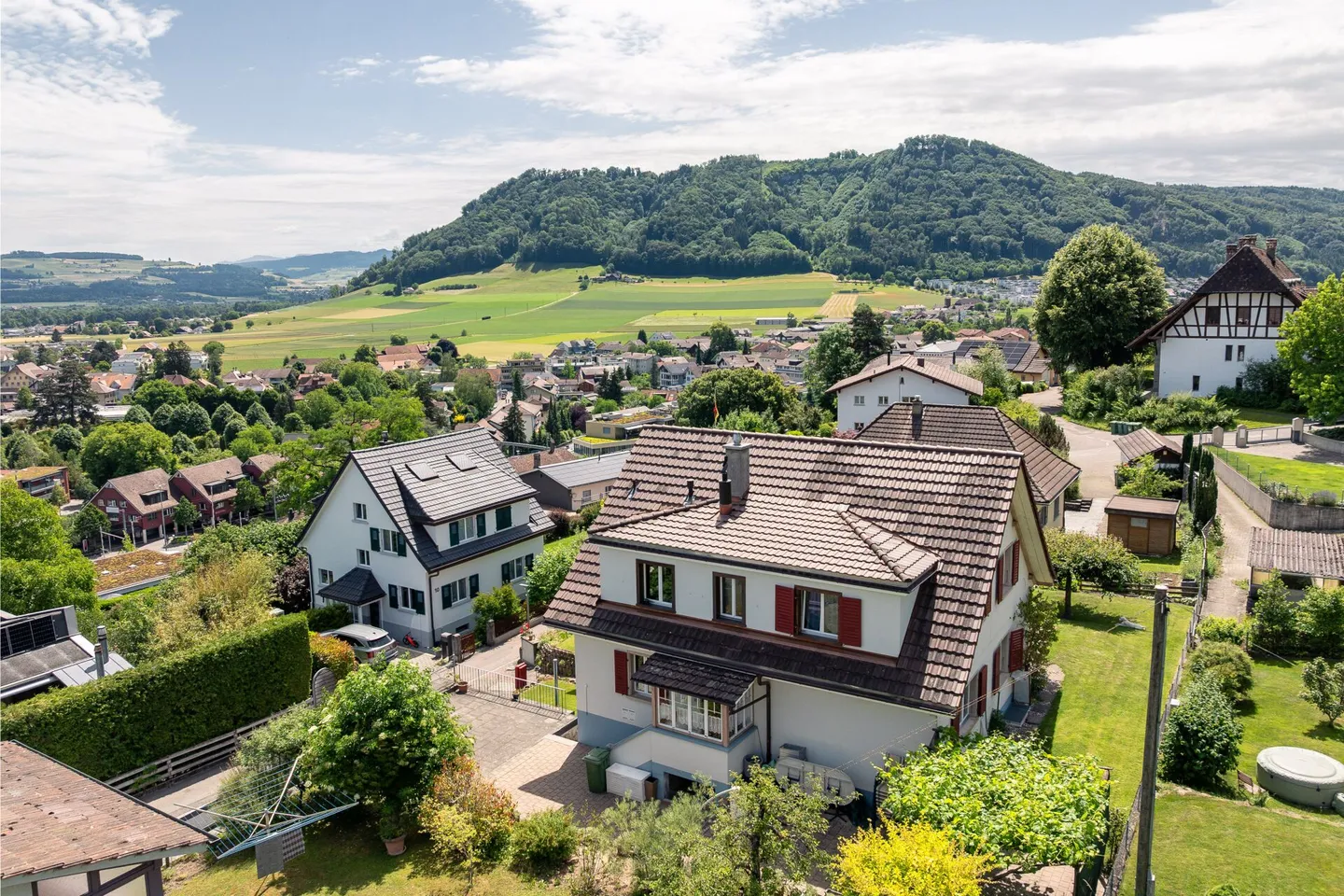 Vivre avec une vue - Grande maison familiale avec appartements à Belp - Photo 1 sur 19