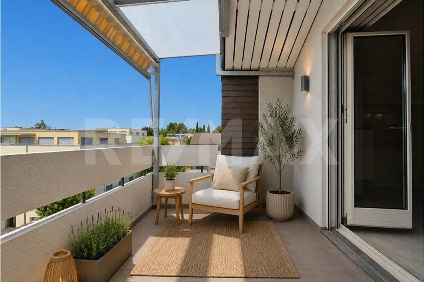 A home that offers a wide view, tranquility, and quality of life in a special way - Photo 10 of 13