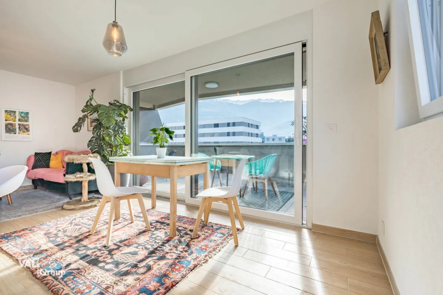 Bright 3.5-room apartment in Conthey - Photo 2 of 13