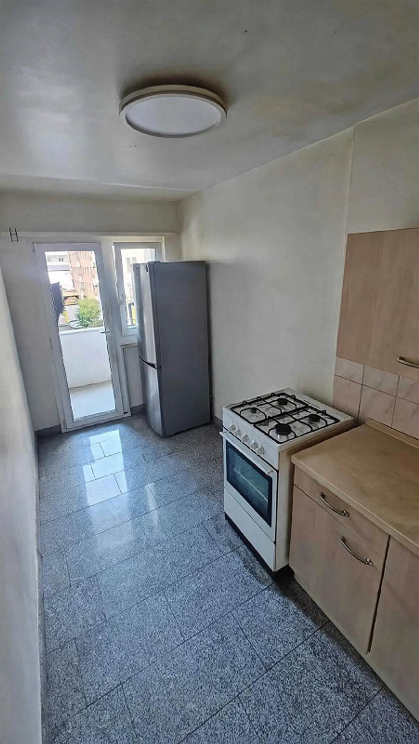 Bright 3-room apartment with 2 balconies - near Basel SBB - Photo 4 of 6