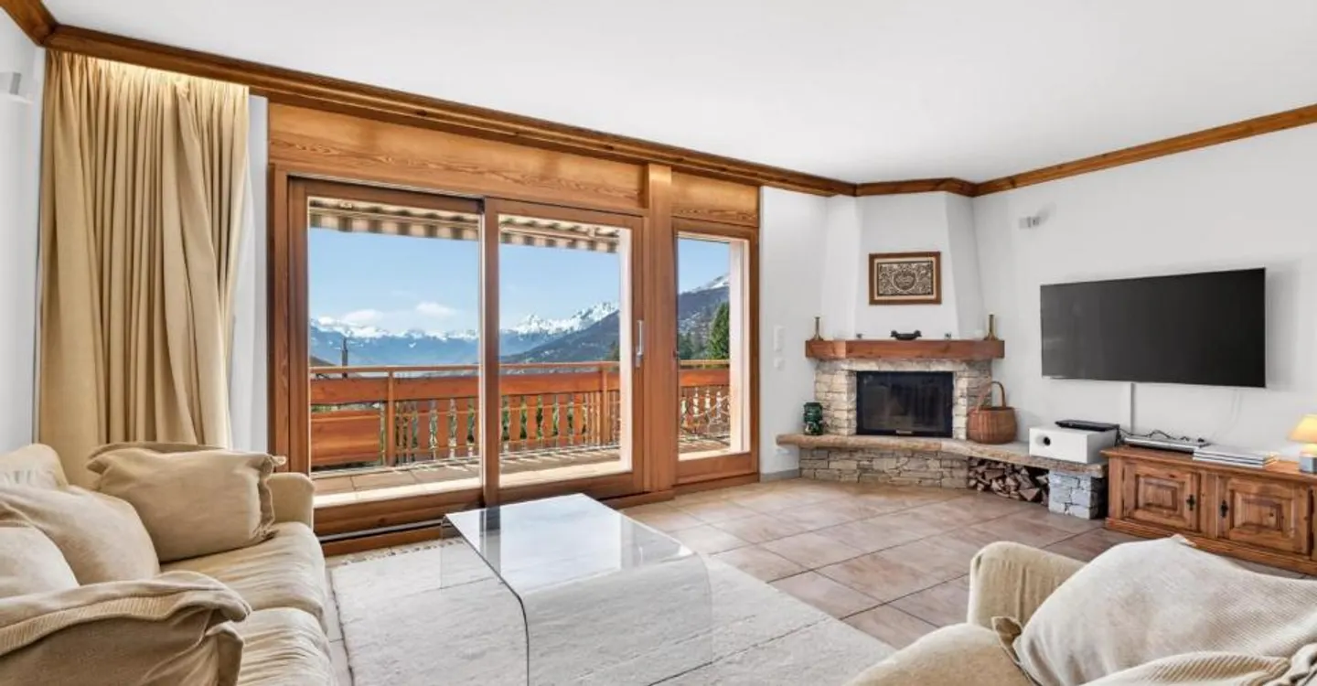 Appartamento Elegante con Vista Alpina - Foto 1 di 12