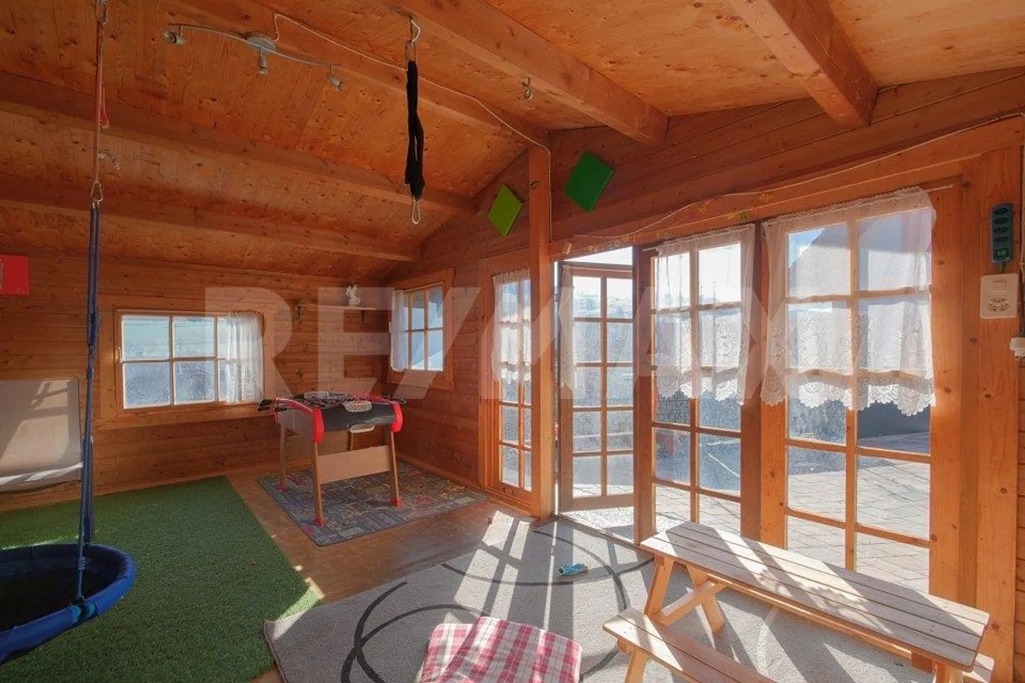 Stylish 5.5 Room Single-Family House: Sunny & Family-Friendly - Photo 7 of 13