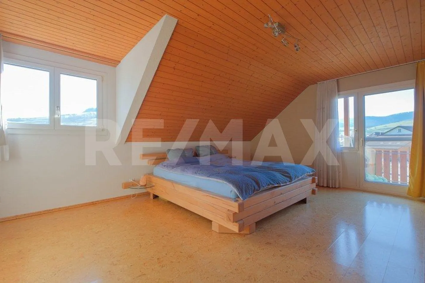 Stylish 5.5 Room Single-Family House: Sunny & Family-Friendly - Photo 9 of 13